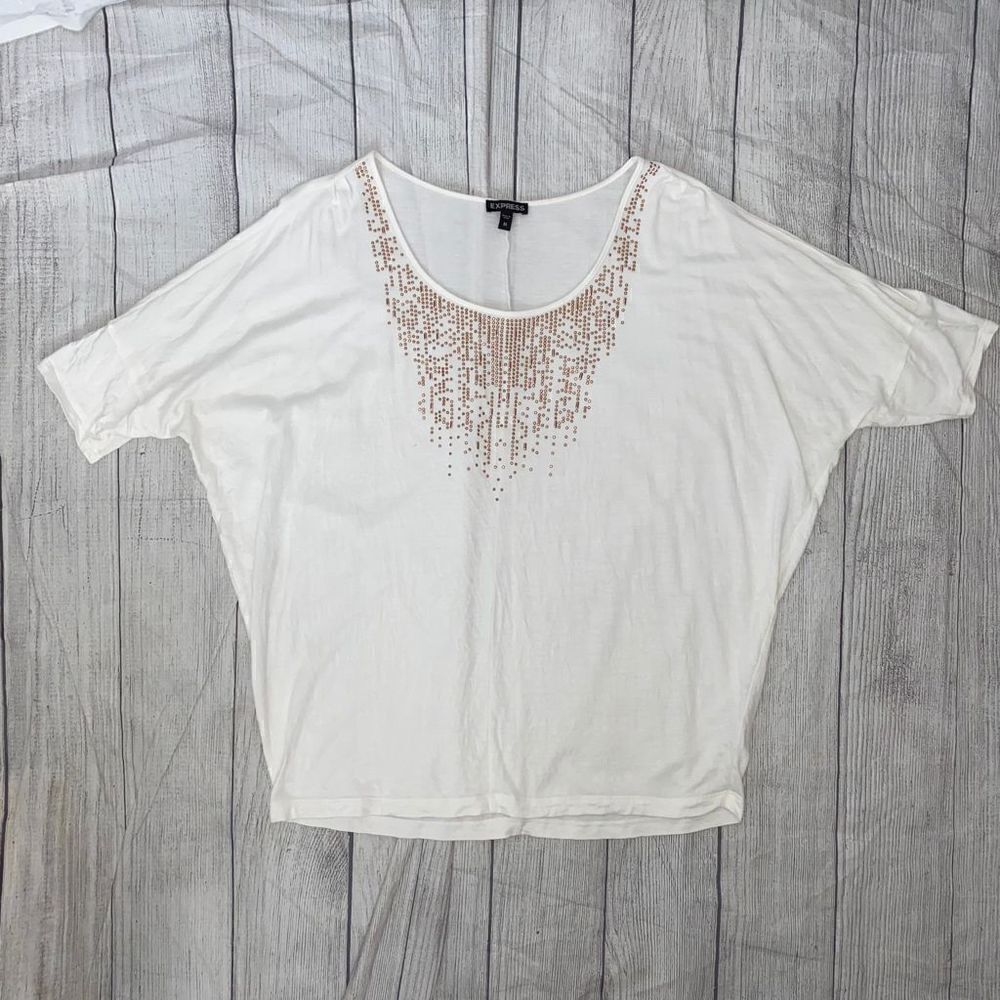 Express batwing beaded scoopneck short sleeve blouse sz medium